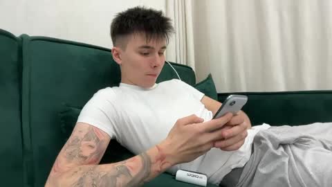 Mark online show from April 18, 1:24 pm