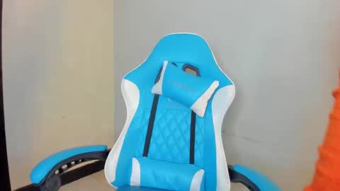 A G A T A  online show from November 20, 12:48 pm