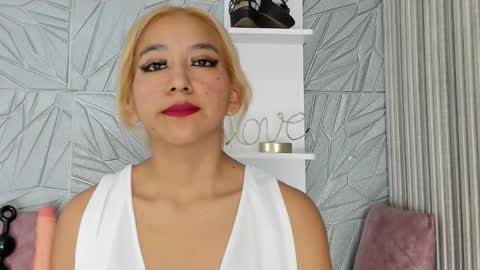 Agatadelphine online show from October 6, 1:07 pm