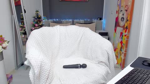 Ari online show from December 21, 9:15 pm