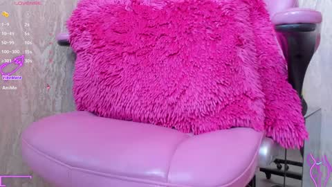 Snapshot of agatha_russh_ chatting on January 13, 9:09 pm LUNNA online show from January 13, 9:09 pm