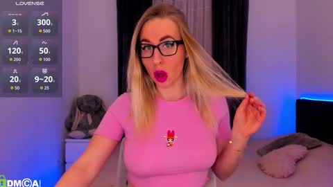 Polly online show from February 10, 3:59 pm