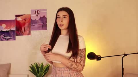 Call me Melissa online show from November 23, 6:33 am