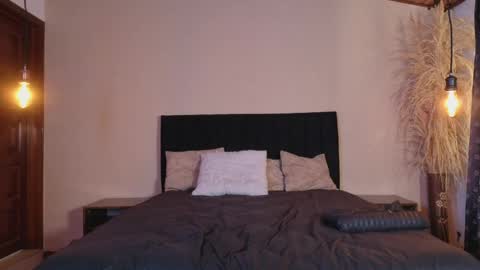 Aghata Moon online show from April 22, 2:35 pm