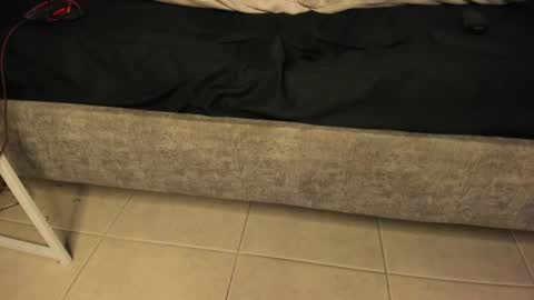 agnes_jones online show from May 5, 7:47 am