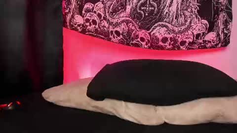 agnes_jones online show from June 26, 1:33 am