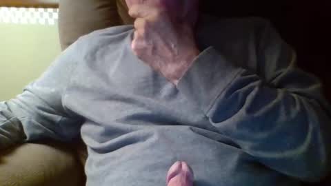 aguynrkfrd online show from December 15, 10:00 am