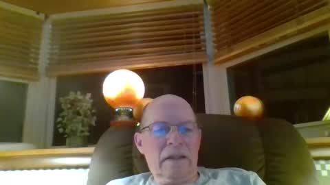 aguynrkfrd online show from April 13, 9:13 am