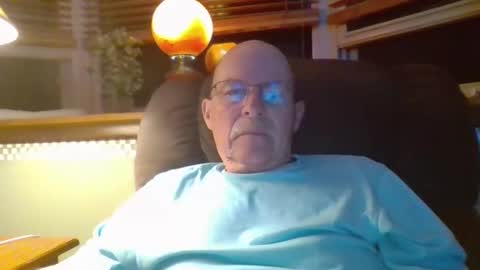 aguynrkfrd online show from September 21, 9:24 am