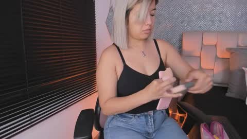 Ahmara  online show from December 19, 11:38 am