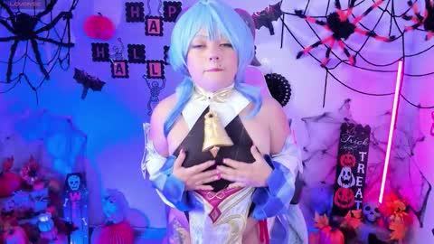 Ahri help me get to 100  online show from October 31, 5:24 pm