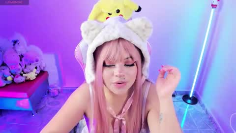 Snapshot of ahri_elderwood chatting on October 6, 4:52 am Ahri help me get to 100  online show from October 6, 4:52 am