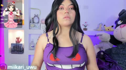 Snapshot of ahri_elderwood chatting on February 9, 3:32 am Ahri help me get to 100  online show from February 9, 3:32 am