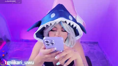 Snapshot of ahri_elderwood chatting on September 10, 4:46 am Ahri help me get to 100  online show from September 10, 4:46 am