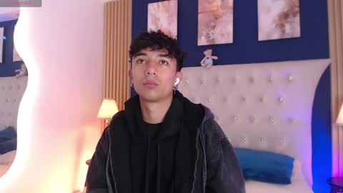 Aiden online show from April 21, 1:07 pm