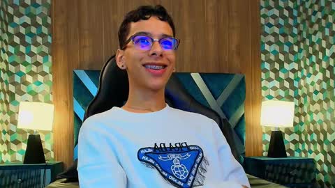 Snapshot of aiden_royce chatting on September 25, 3:57 am aiden_royce online show from September 25, 3:57 am