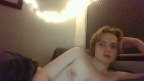 aidenisdunn online show from December 18, 11:56 am