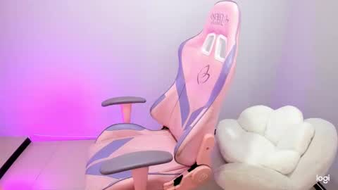 Ailee Hyuga online show from February 17, 4:06 pm