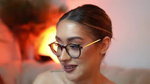  Aileen  online show from April 21, 1:42 am