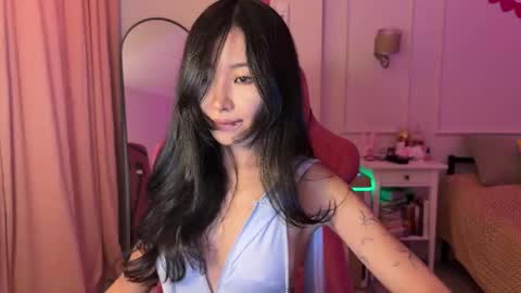 Aime  online show from February 19, 6:45 am