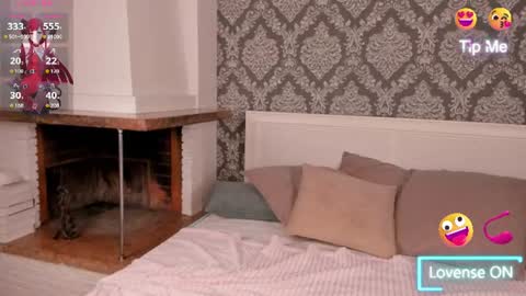 Sofia help me get 50 thumbs up online show from July 31, 6:03 am