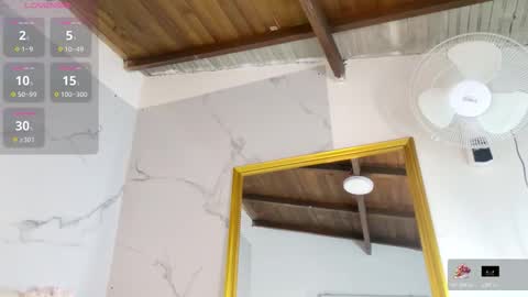 aisha_calloway online show from November 4, 10:33 pm