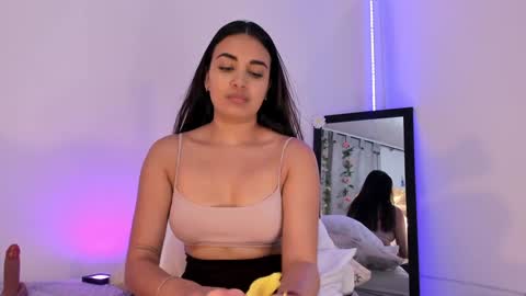 Aisha online show from January 12, 6:05 pm