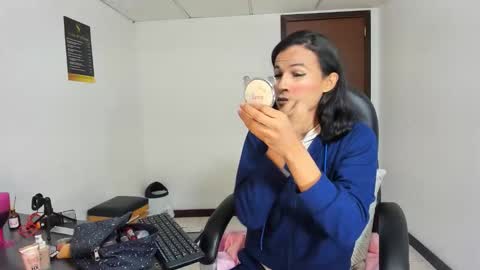 aisha_hotts777 online show from February 9, 2:37 am