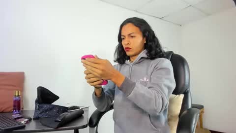 aisha_hotts777 online show from December 2, 5:04 am