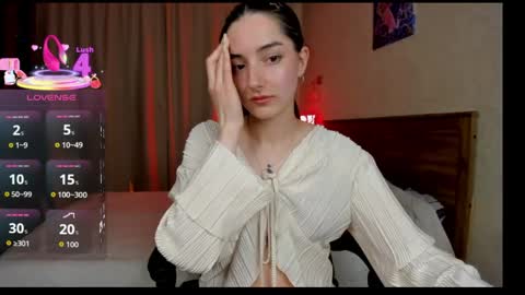 Aisha online show from April 20, 9:40 pm