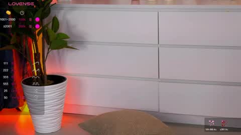Aisha online show from May 26, 7:09 pm