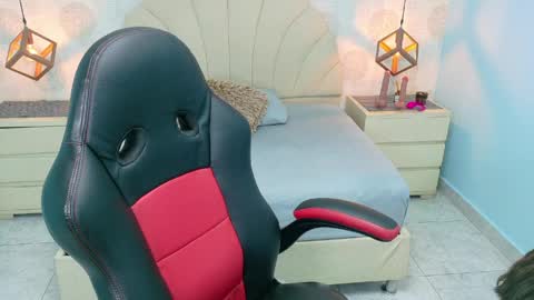 AIXA online show from April 7, 7:16 pm