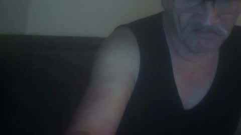 ajames6961 online show from April 30, 9:41 pm