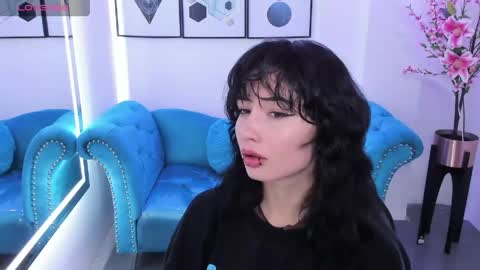 Azaka  online show from April 23, 12:51 pm