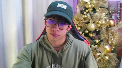 akazaboy online show from December 17, 4:30 am