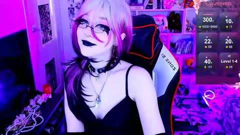 Aki online show from April 21, 2:51 am