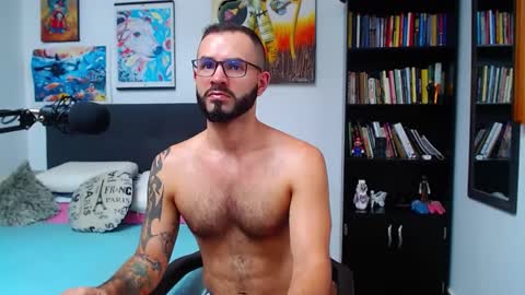 akiles online show from February 13, 9:17 pm