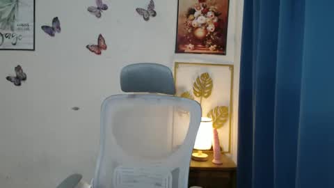 Snapshot of akira_hotlove chatting on February 14, 5:41 am Anastasia online show from February 14, 5:41 am