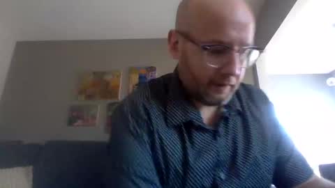 akpchi1984 online show from May 4, 7:42 pm