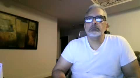 aladdin31673 online show from August 6, 2:31 am