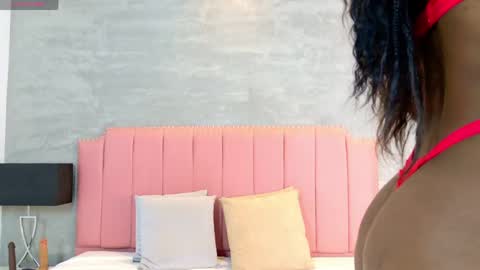 alaia_colins online show from April 22, 2:08 am