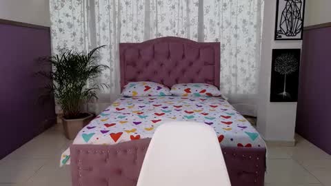 Alaia Skater online show from November 27, 7:43 pm