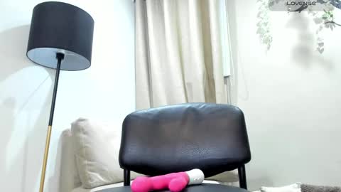     online show from April 21, 1:42 am