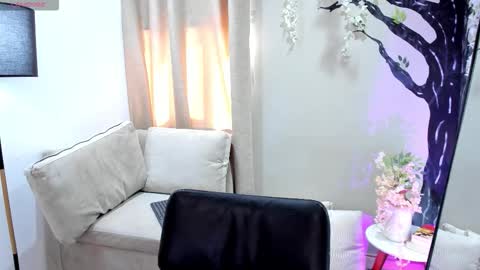     online show from March 2, 7:31 pm