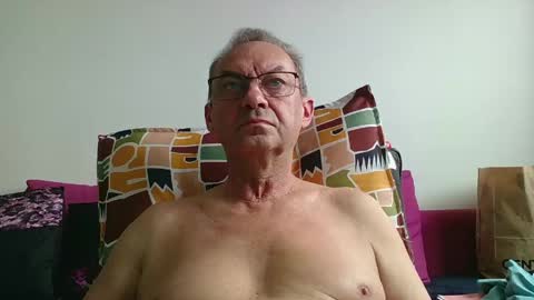 alain5159 online show from May 7, 8:10 am