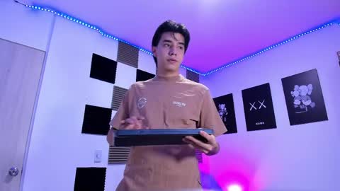 Alan Boy online show from March 23, 1:21 am