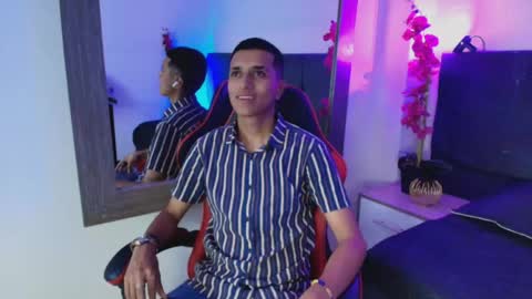 alan_colthon online show from May 3, 3:23 am