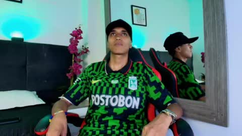 alan_colthon online show from May 13, 4:33 am
