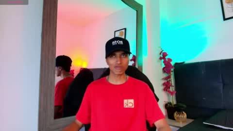 alan_colthon online show from April 28, 3:44 am