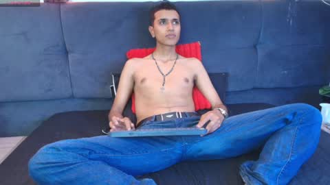 alan_colthon online show from May 24, 3:25 am